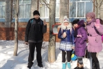 увеличить